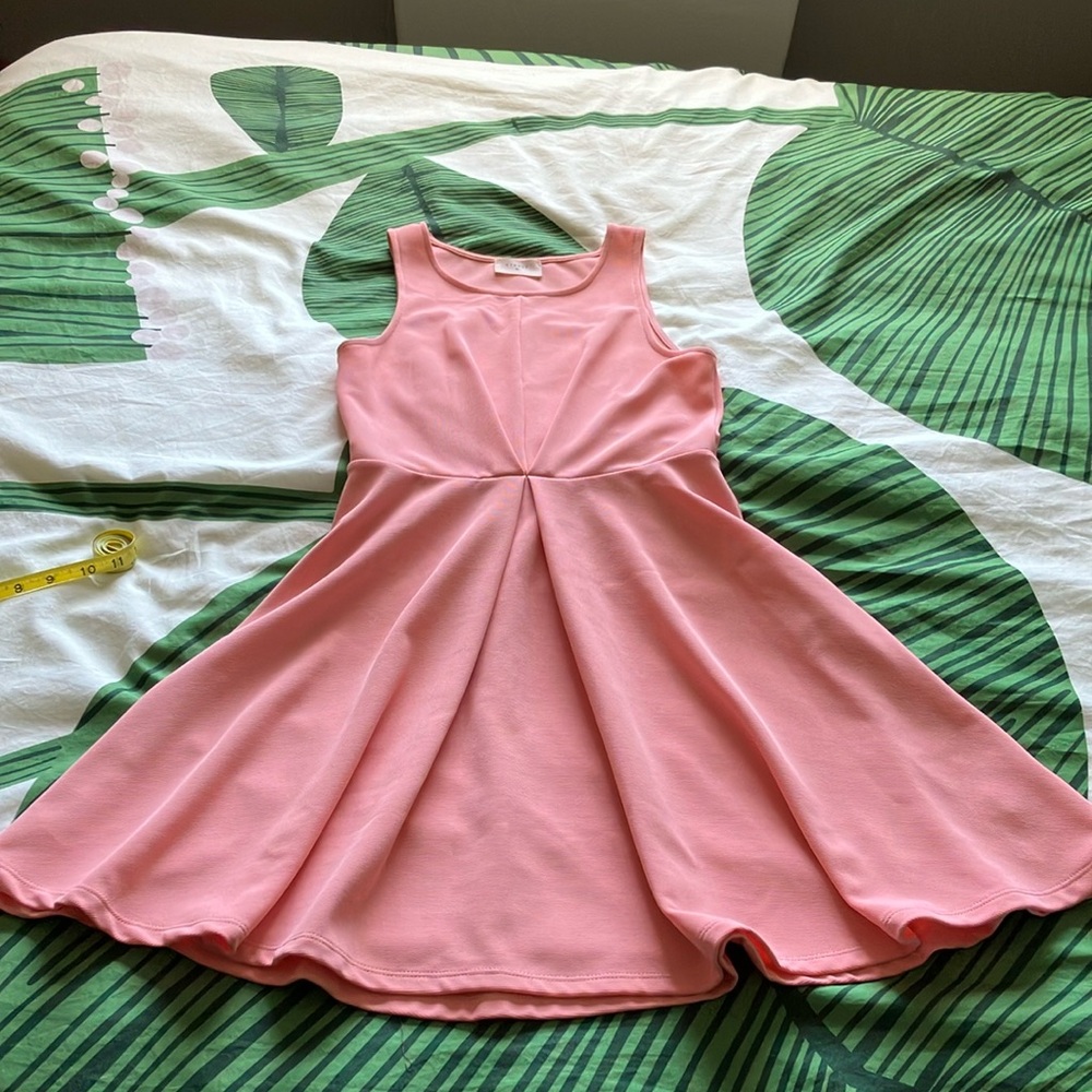 Peachy sleeveless summer dress!